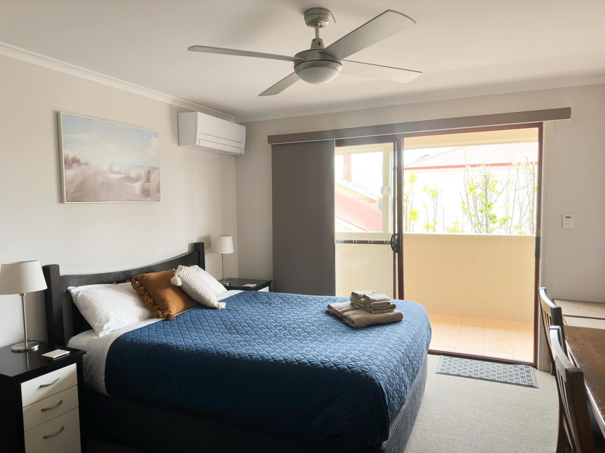 Port Vincent Motel & Apartments Екстериор снимка