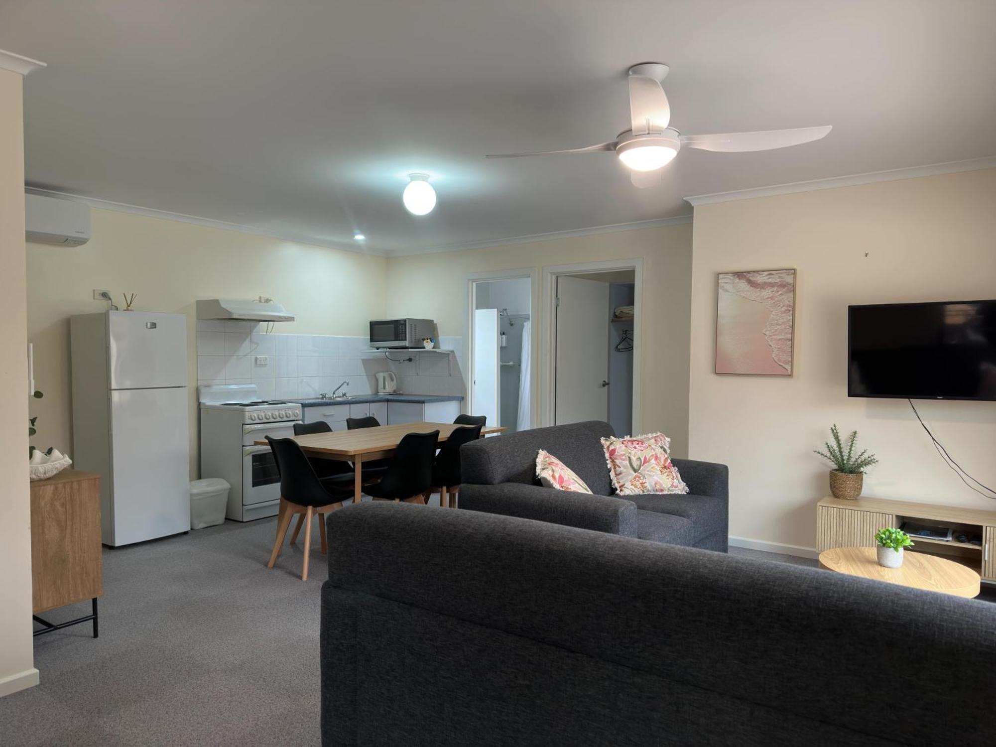 Port Vincent Motel & Apartments Екстериор снимка