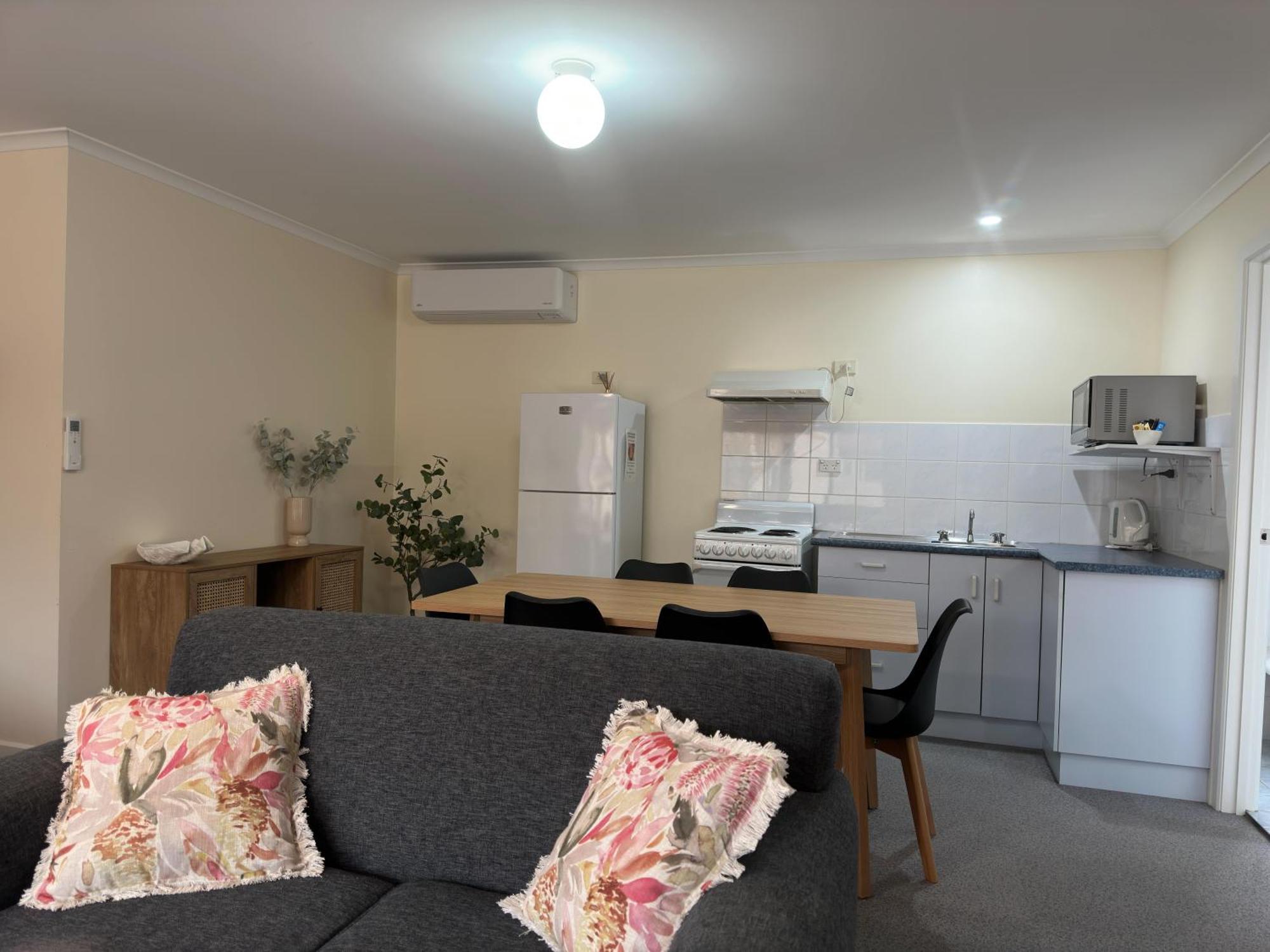 Port Vincent Motel & Apartments Екстериор снимка