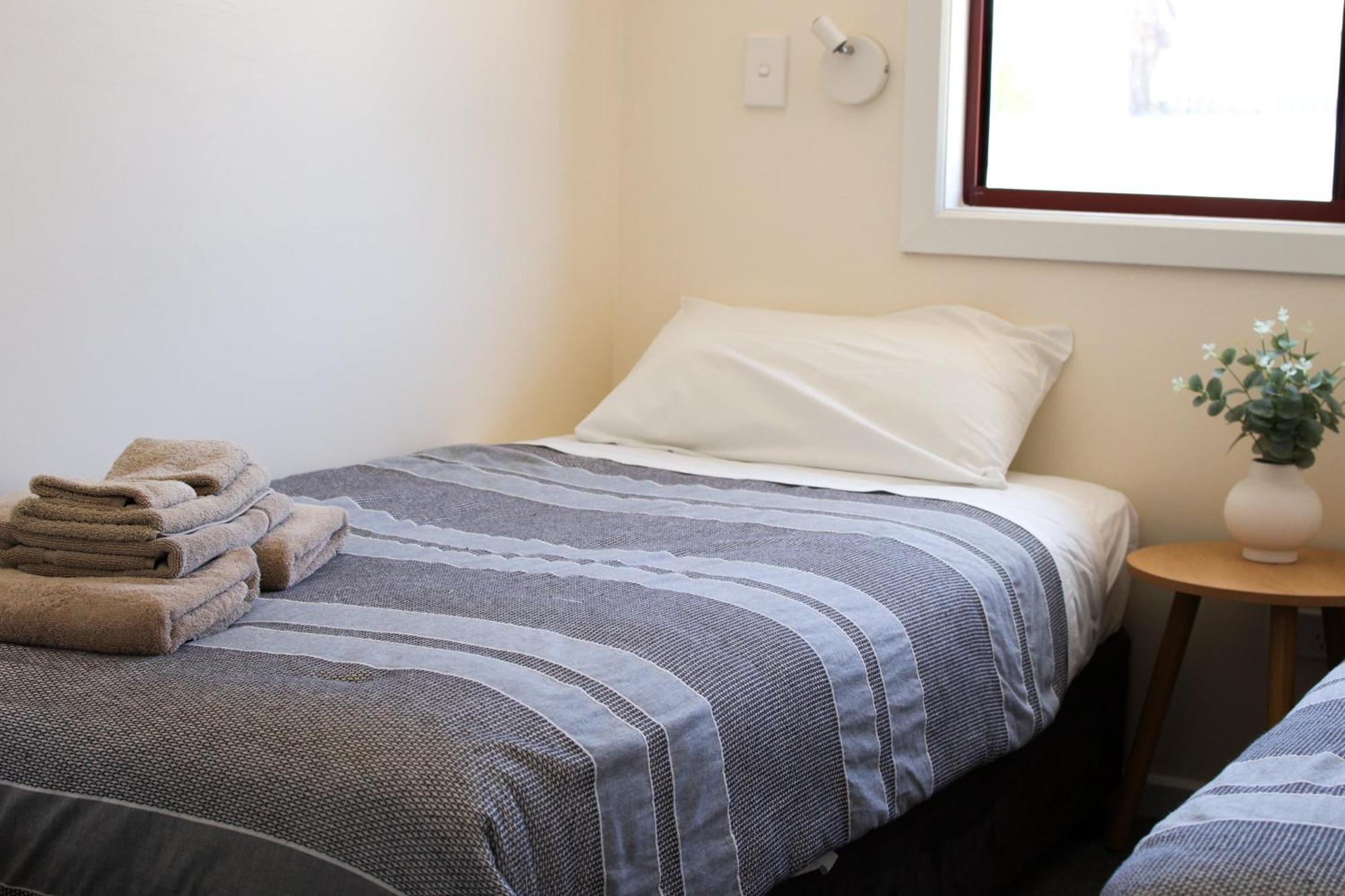 Port Vincent Motel & Apartments Екстериор снимка