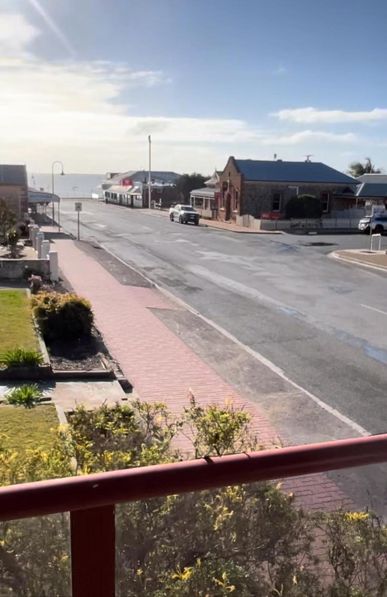 Port Vincent Motel & Apartments Екстериор снимка
