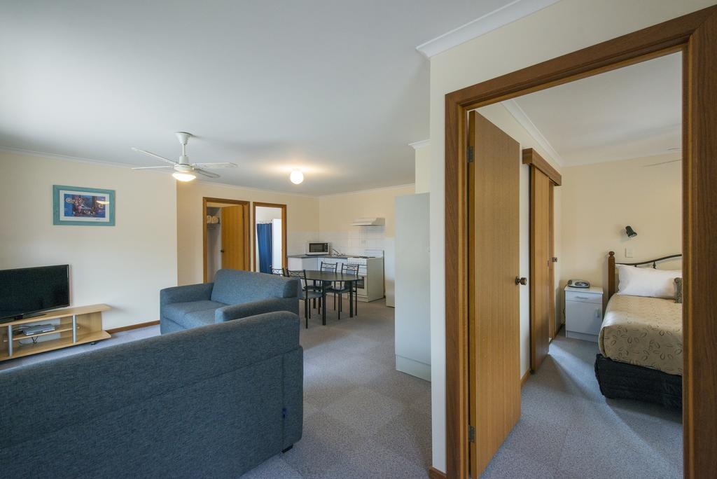 Port Vincent Motel & Apartments Екстериор снимка